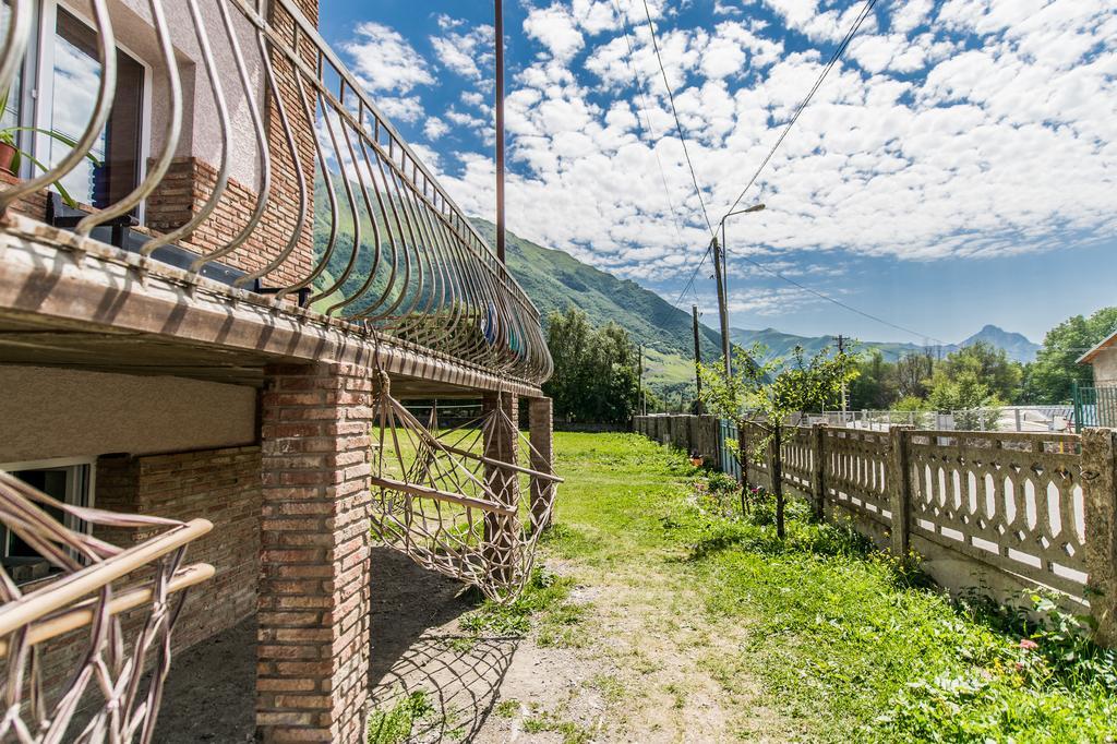 Guest House 15 Stepantsminda Exterior photo